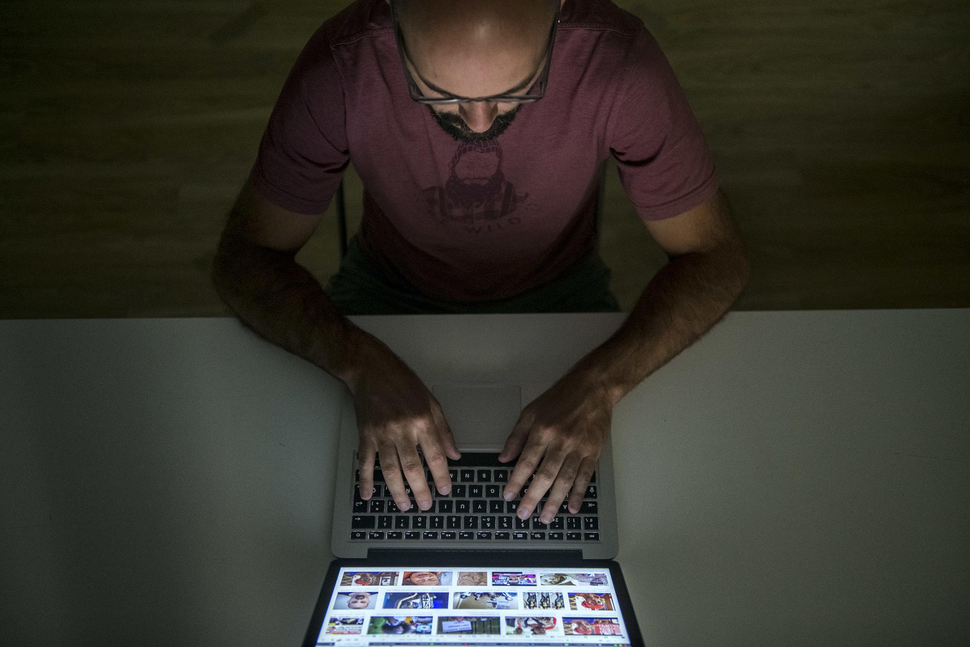 Ordenador pantalla internauta